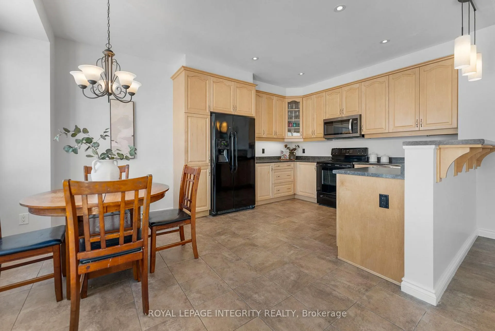 Photo 8 of 347 Gallantry Way, Ottawa, Stittsville (North) — HOMEH