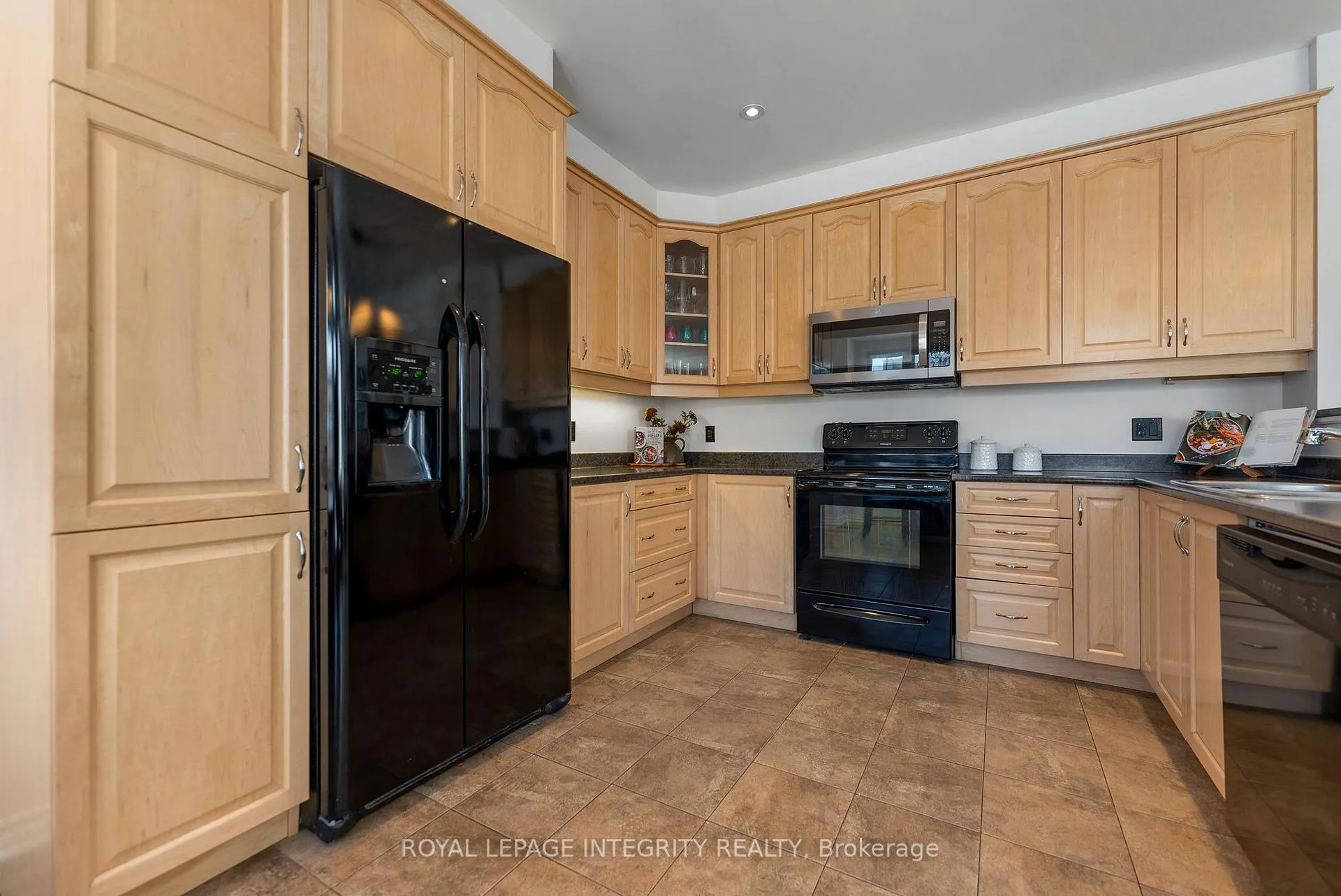 Photo 10 of 347 Gallantry Way, Ottawa, Stittsville (North) — HOMEH