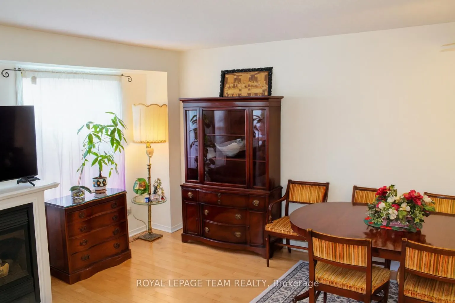 Photo 3 of 20 Heartleaf Private, Ottawa, Hunt Club Park/Greenboro — HOMEH