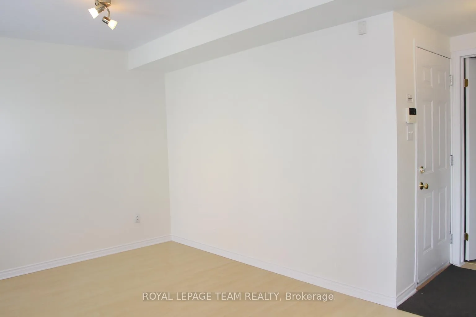Photo 10 of 20 Heartleaf Private, Ottawa, Hunt Club Park/Greenboro — HOMEH