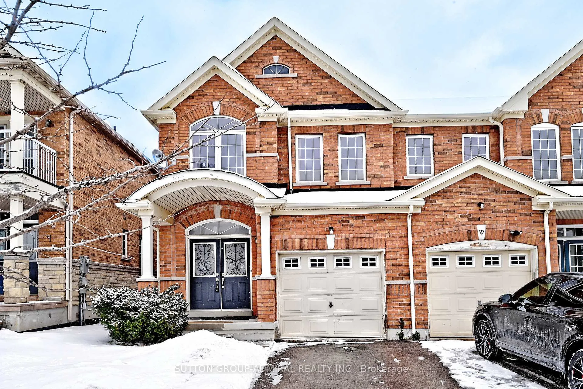Front of 41 Big Hill Crescent