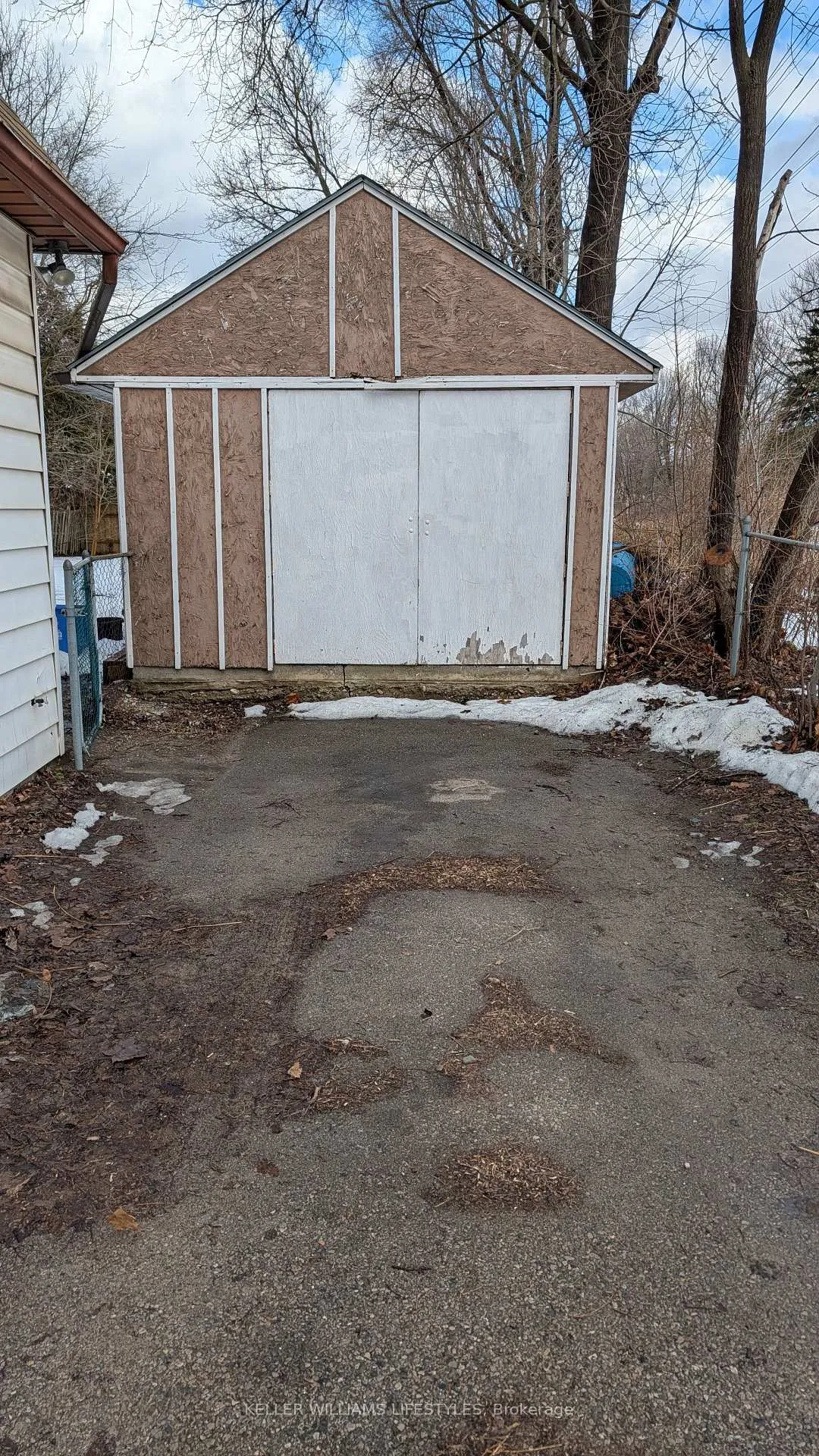 Photo 3 of 1004 Hamilton Road, London, East O — HOMEH