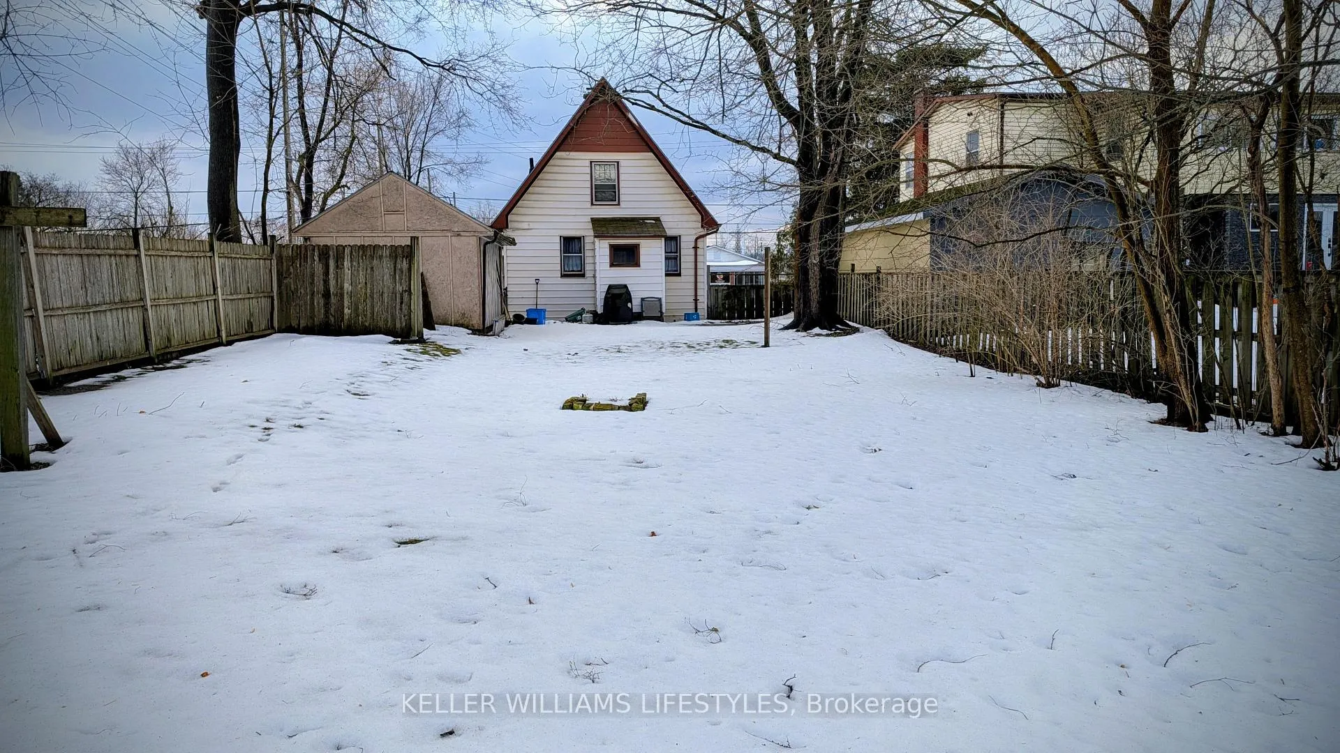 Photo 6 of 1004 Hamilton Road, London, East O — HOMEH