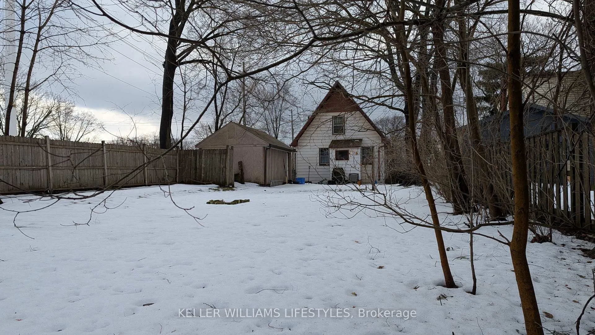 Photo 7 of 1004 Hamilton Road, London, East O — HOMEH