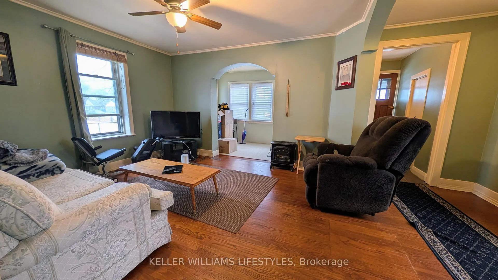Photo 9 of 1004 Hamilton Road, London, East O — HOMEH