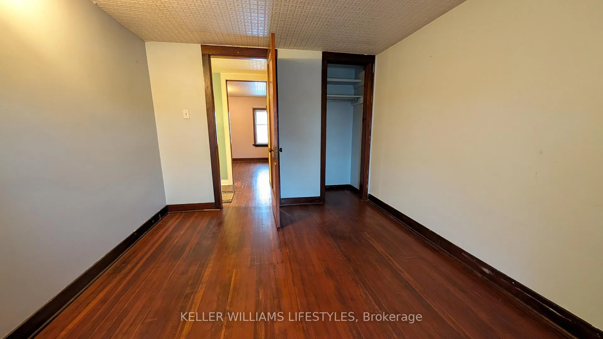 Photo 13 of 1004 Hamilton Road, London, East O — HOMEH