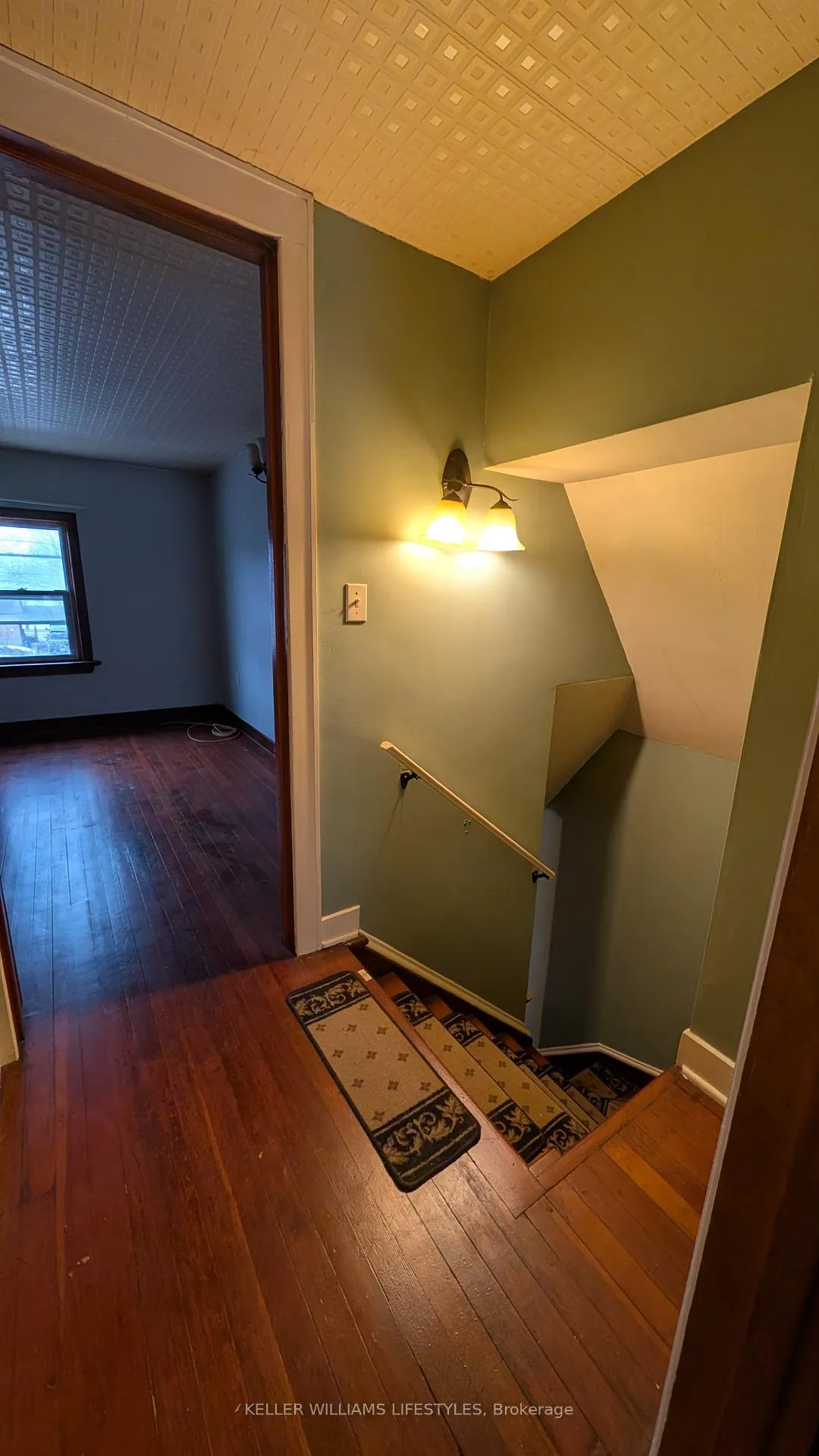 Photo 17 of 1004 Hamilton Road, London, East O — HOMEH