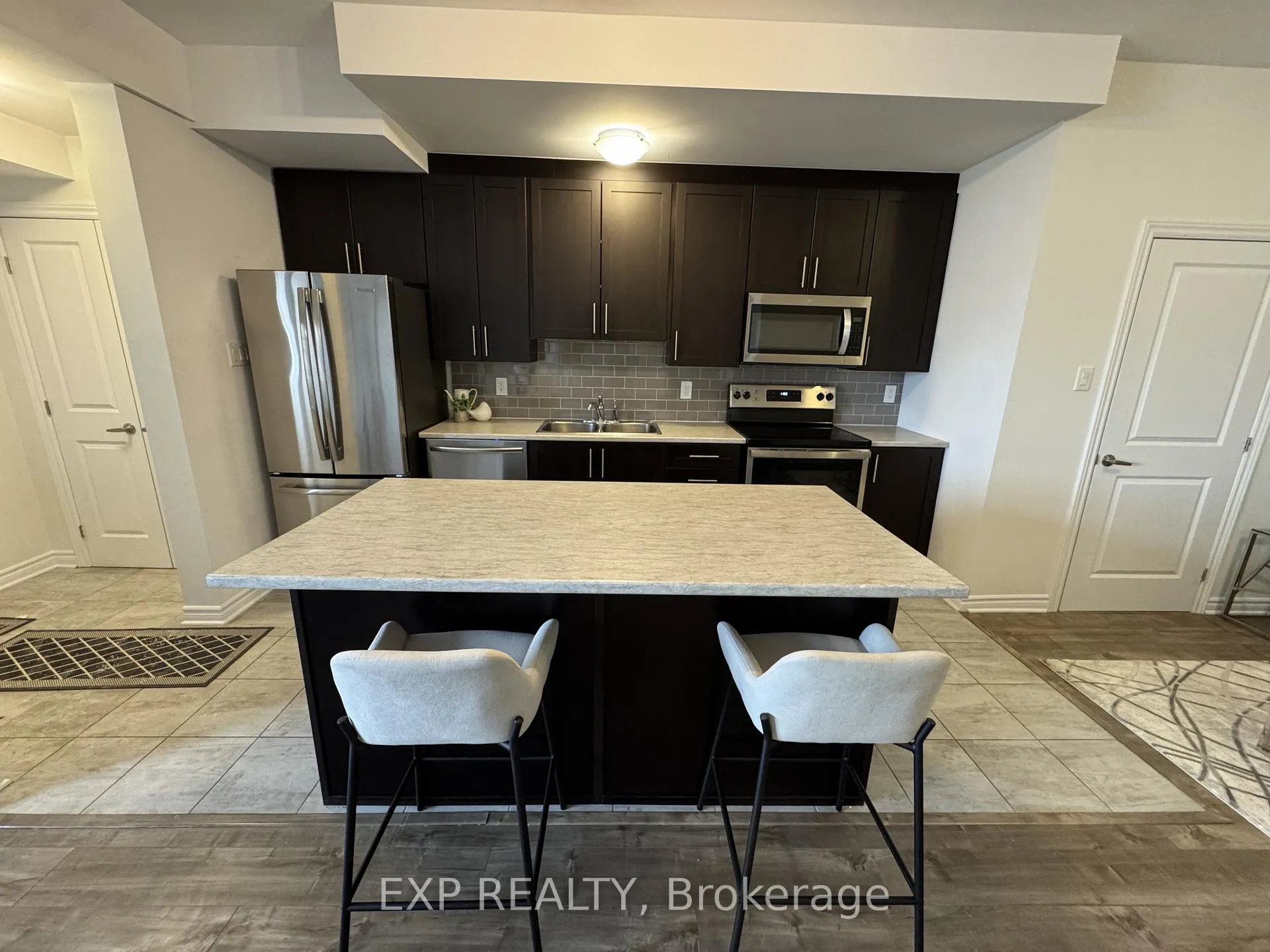 Photo 3 of Unit L, 50 Jaguar Private, Ottawa, Kanata - Emerald Meadows/Trailwest — HOMEH