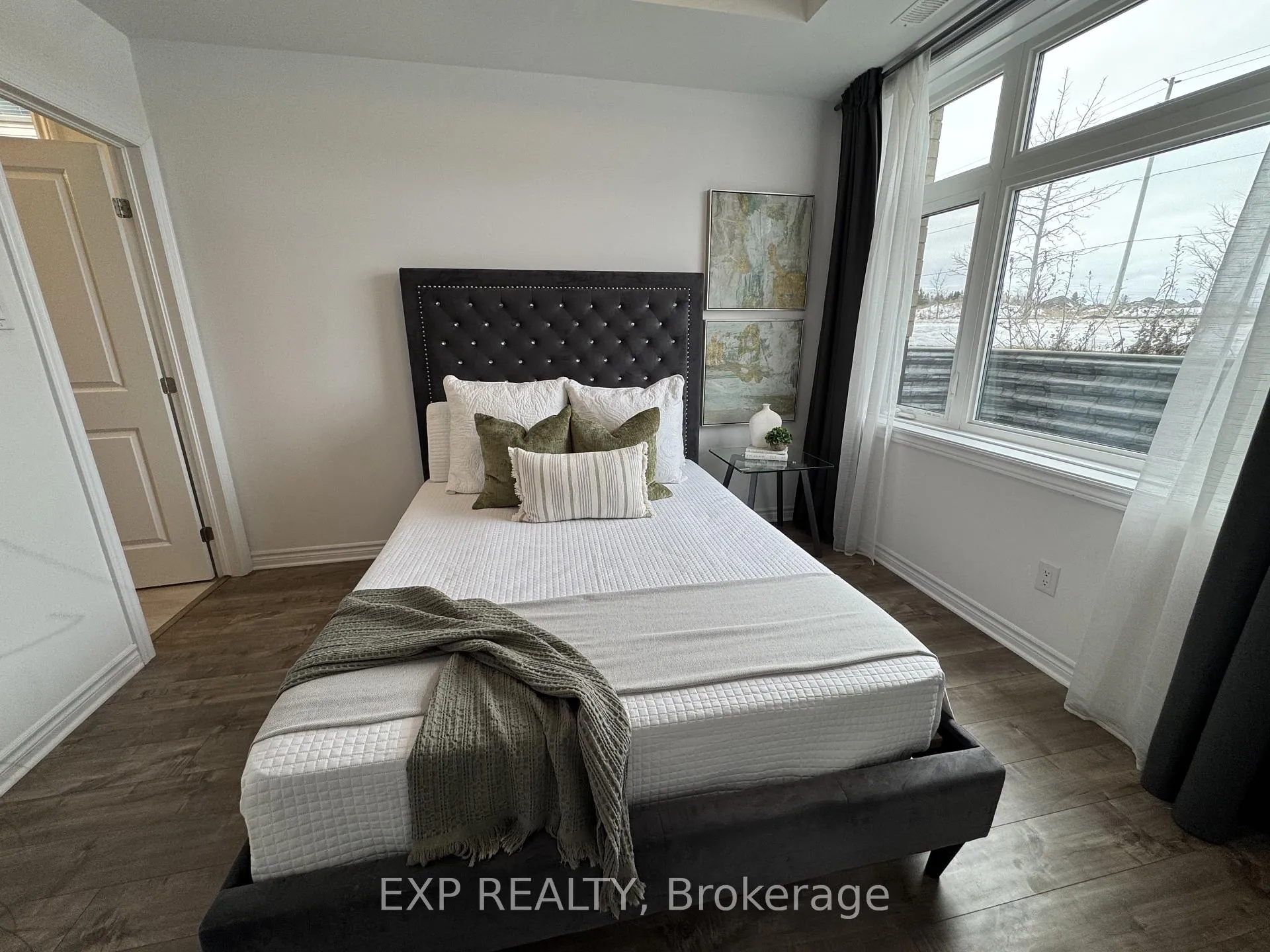 Photo 5 of Unit L, 50 Jaguar Private, Ottawa, Kanata - Emerald Meadows/Trailwest — HOMEH