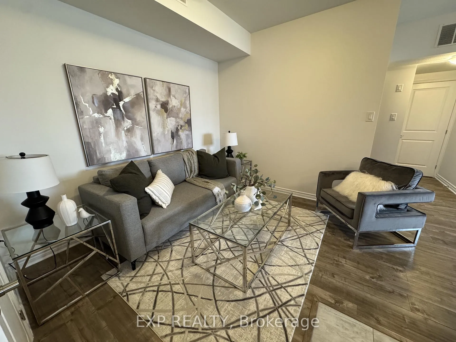 Photo 8 of Unit L, 50 Jaguar Private, Ottawa, Kanata - Emerald Meadows/Trailwest — HOMEH