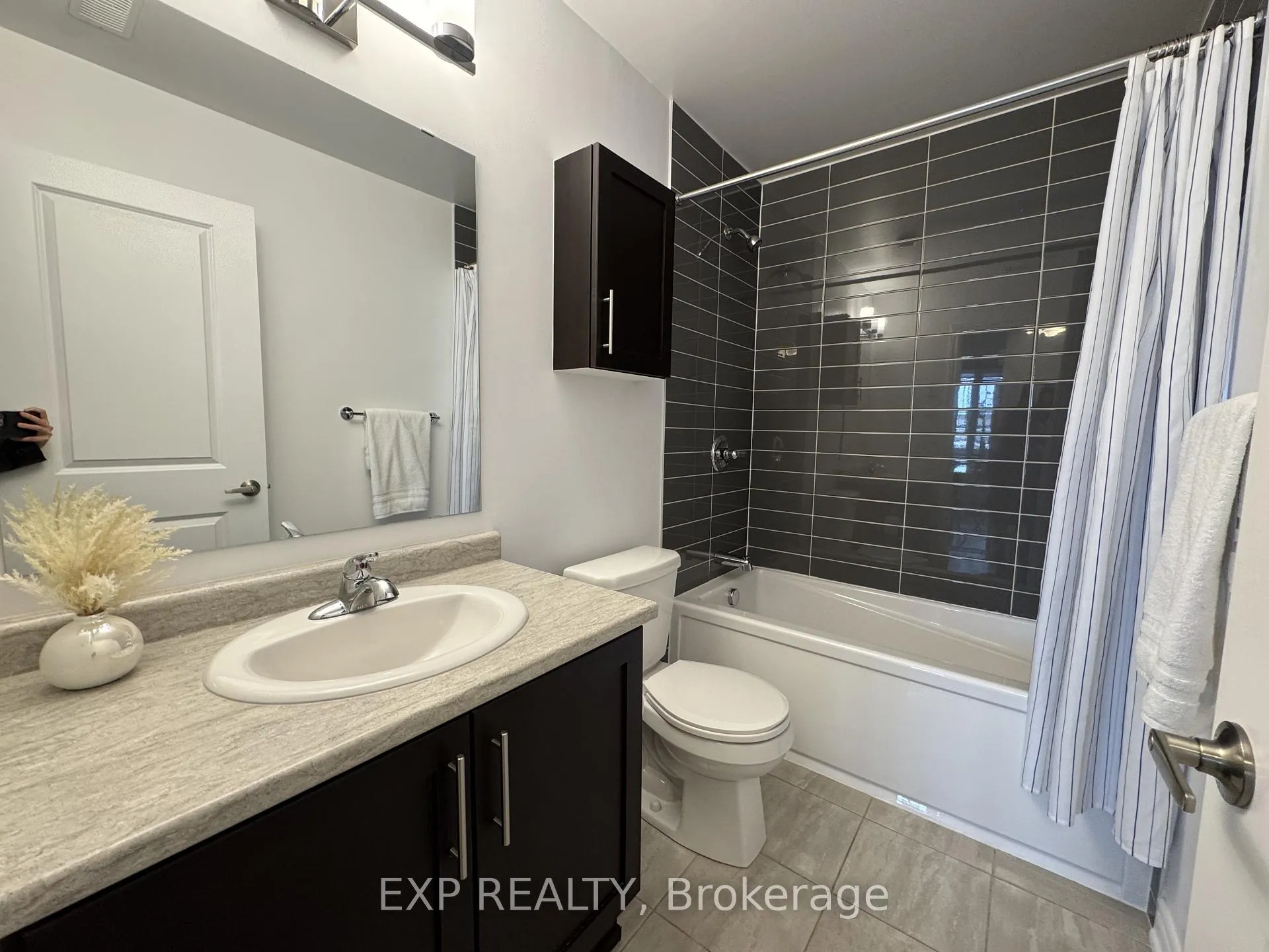 Photo 13 of Unit L, 50 Jaguar Private, Ottawa, Kanata - Emerald Meadows/Trailwest — HOMEH