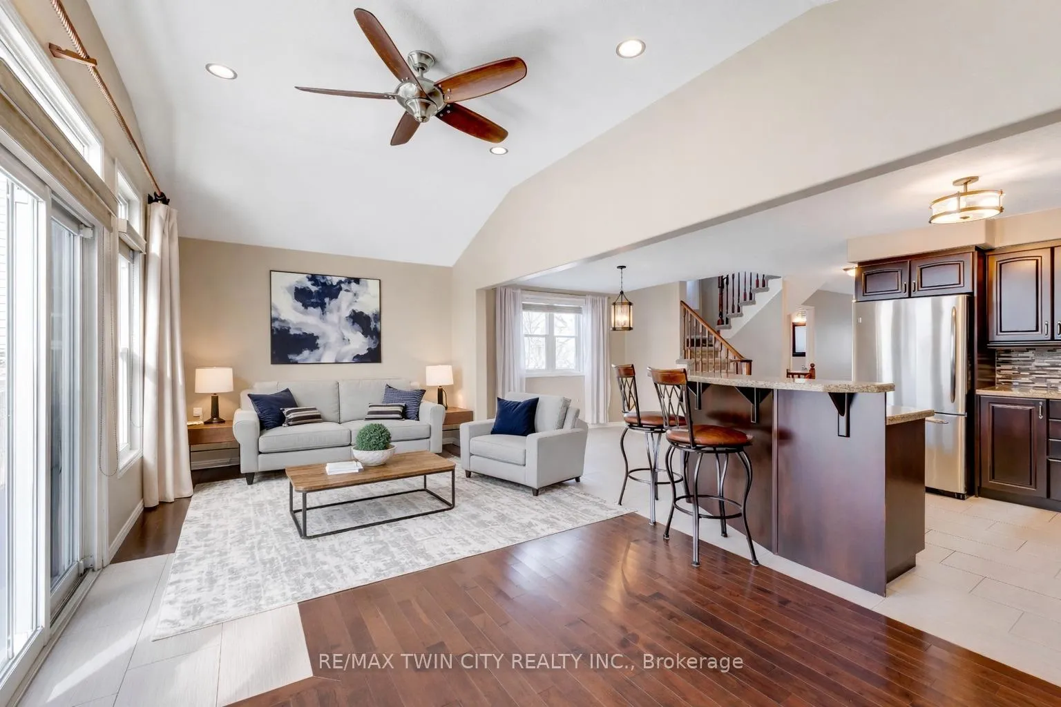 Photo 4 of 505 Snowdrop Court, Kitchener — HOMEH