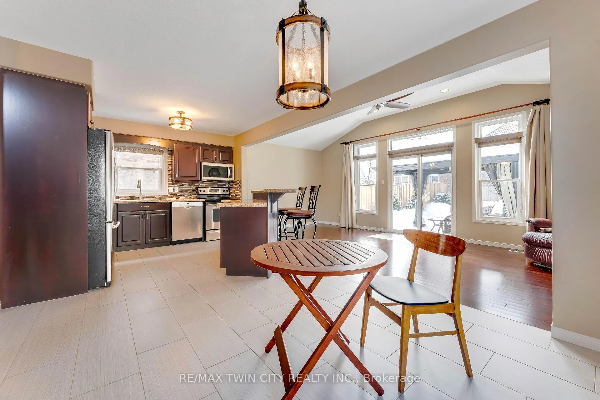 Photo 7 of 505 Snowdrop Court, Kitchener — HOMEH