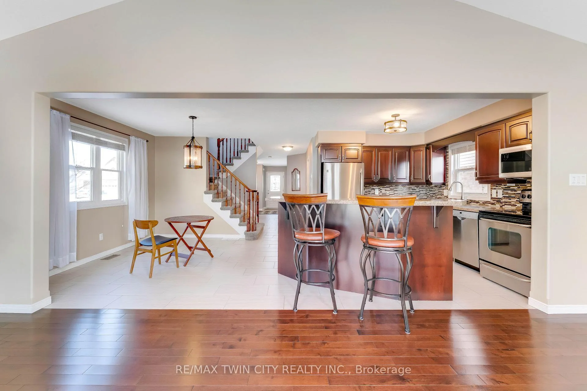 Photo 11 of 505 Snowdrop Court, Kitchener — HOMEH