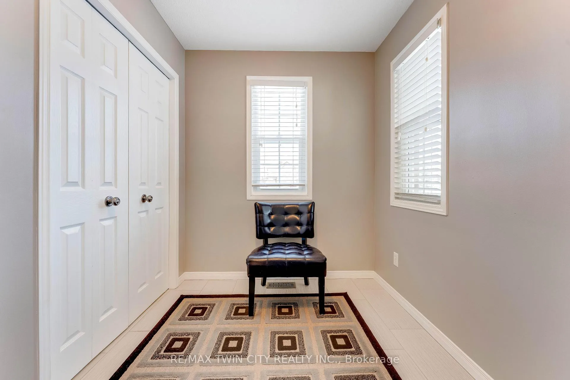 Photo 13 of 505 Snowdrop Court, Kitchener — HOMEH
