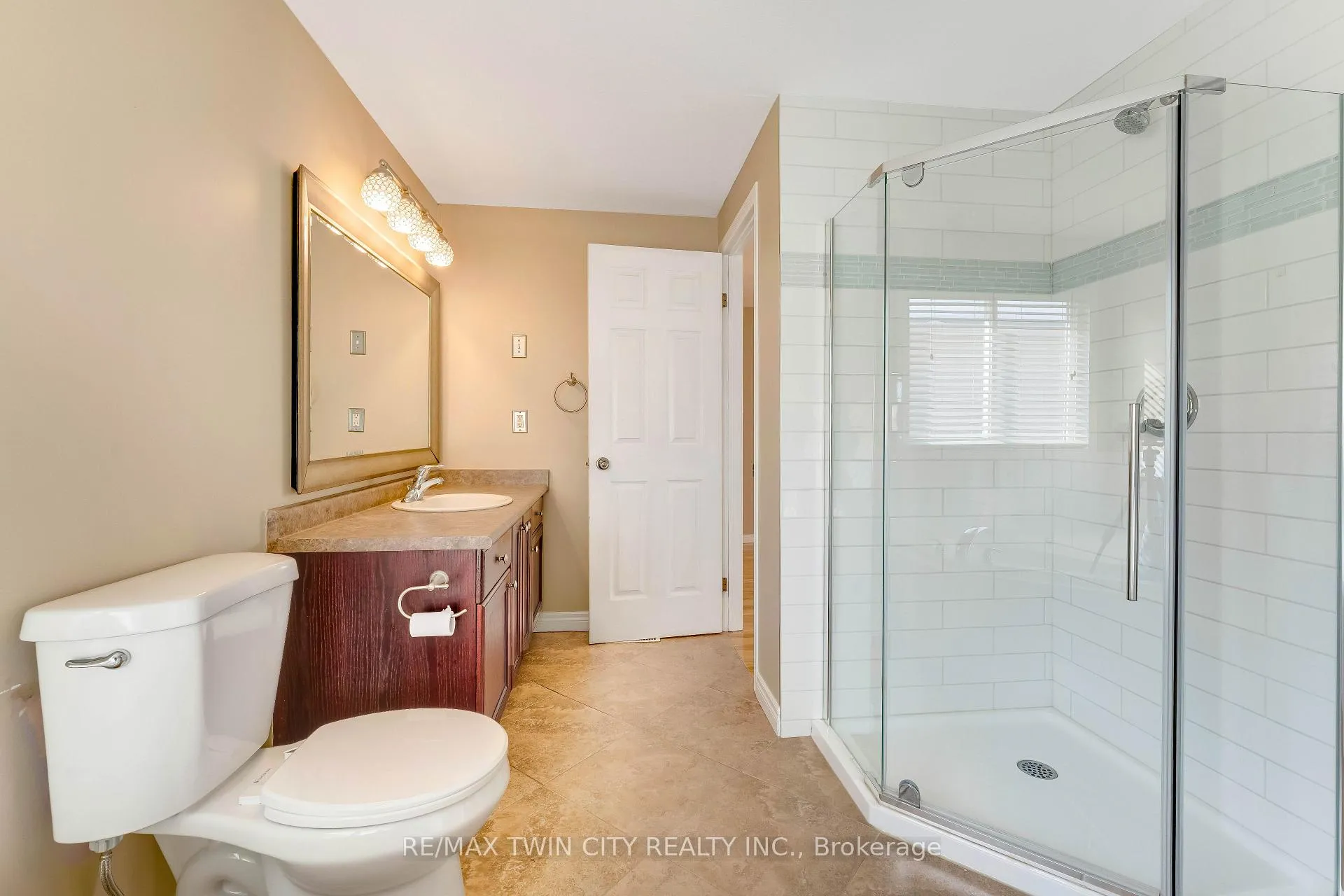 Photo 25 of 505 Snowdrop Court, Kitchener — HOMEH