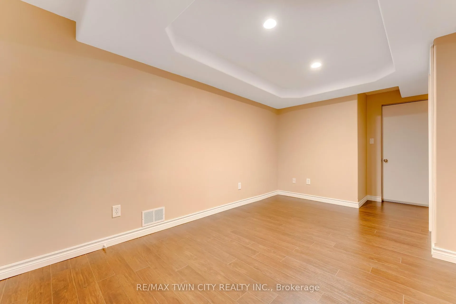 Photo 36 of 505 Snowdrop Court, Kitchener — HOMEH