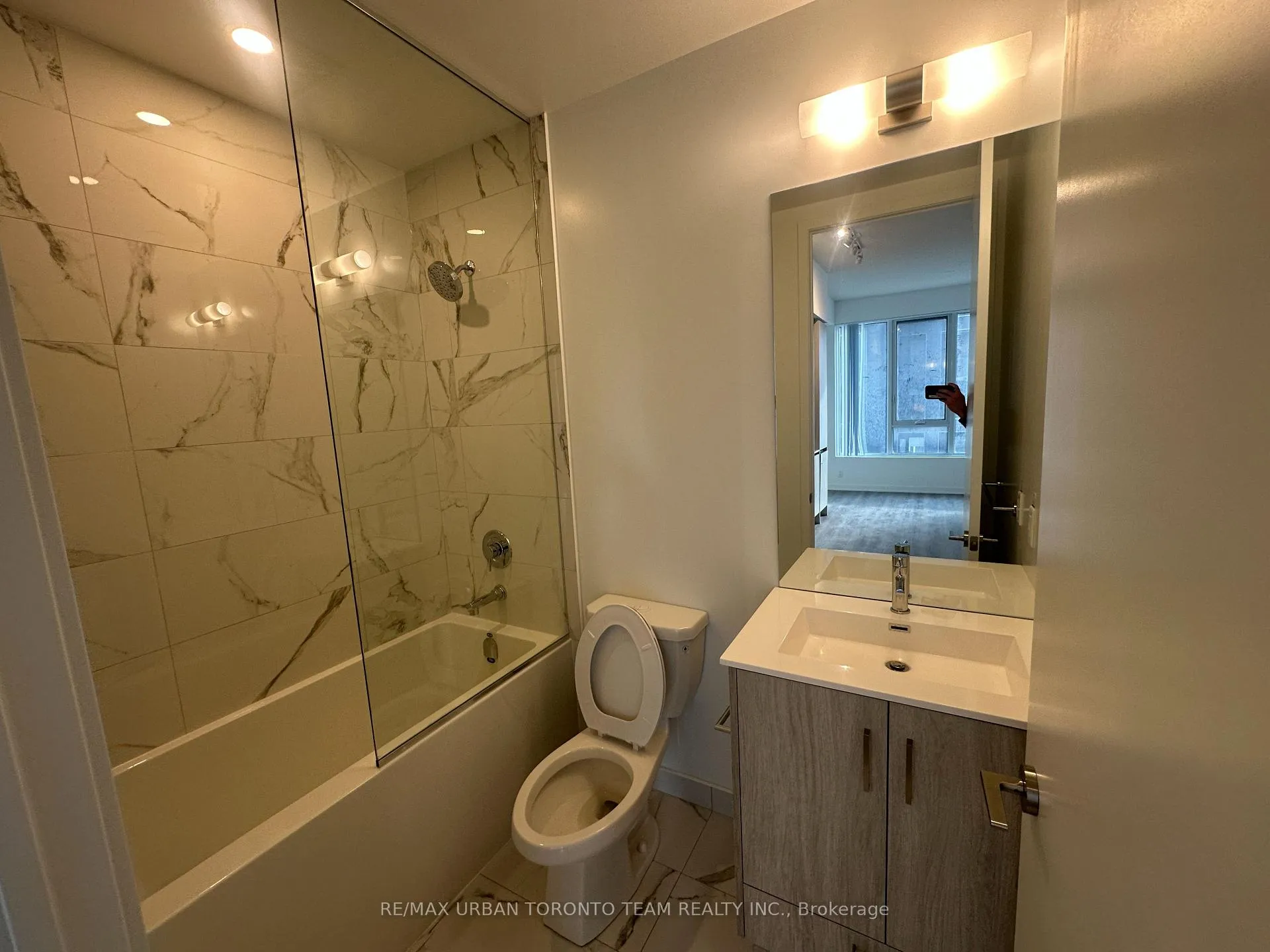 Photo 9 of Unit 516, 180 Front Street E, Toronto, Moss Park — HOMEH