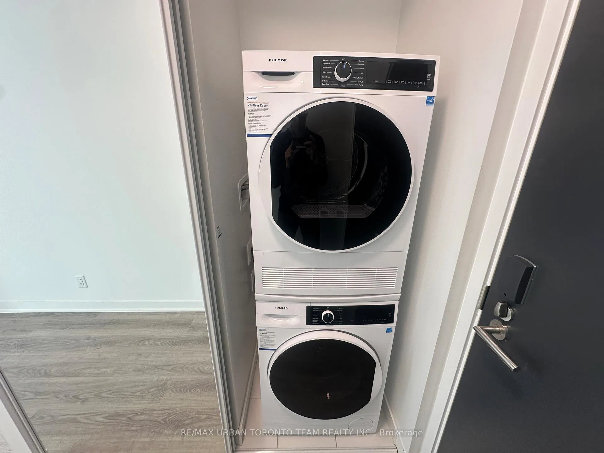 Photo 10 of Unit 516, 180 Front Street E, Toronto, Moss Park — HOMEH