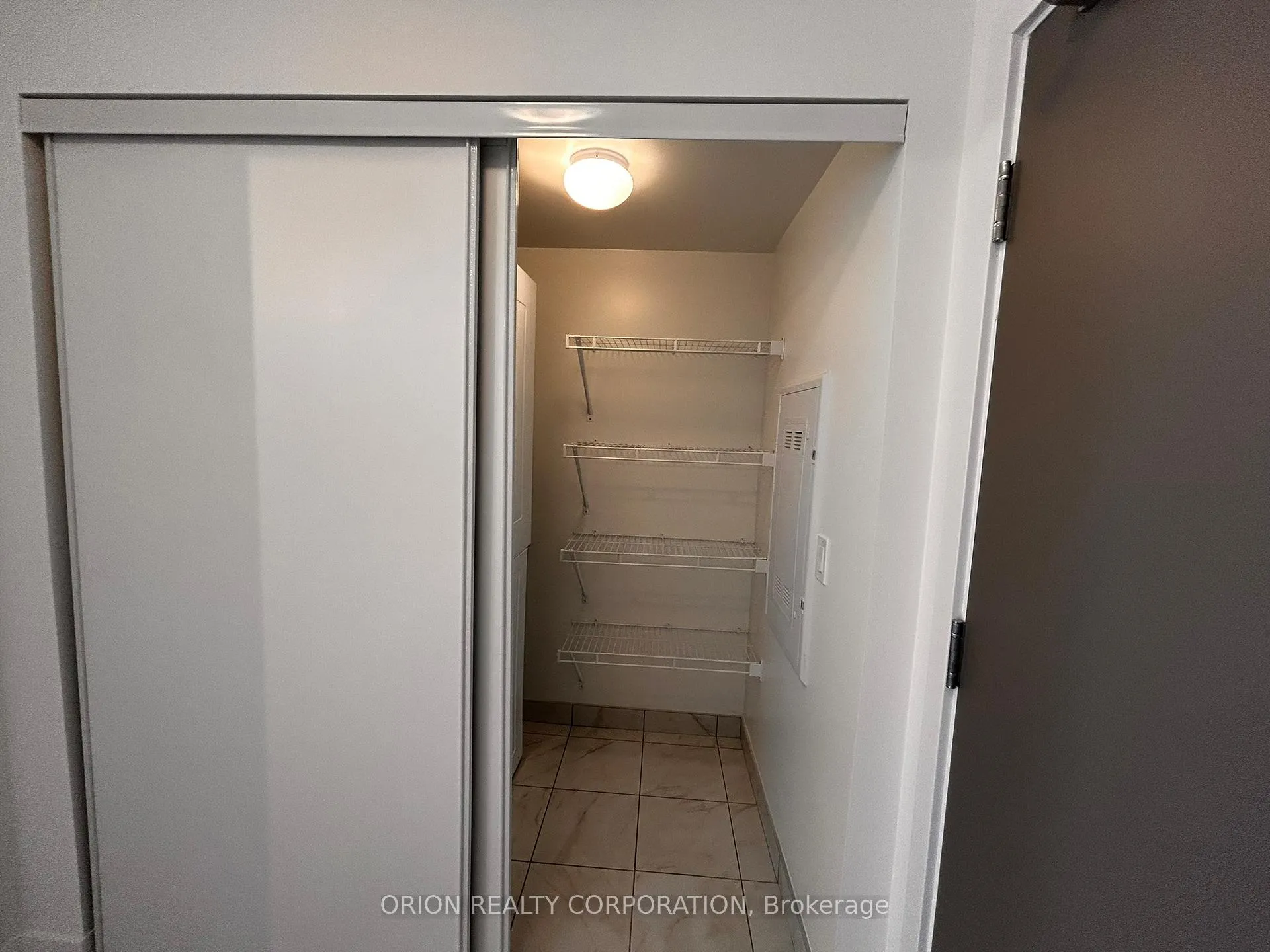 Photo 3 of Unit 1707, 1010 Sandy Beach Road, Pickering, Bay Ridges — HOMEH