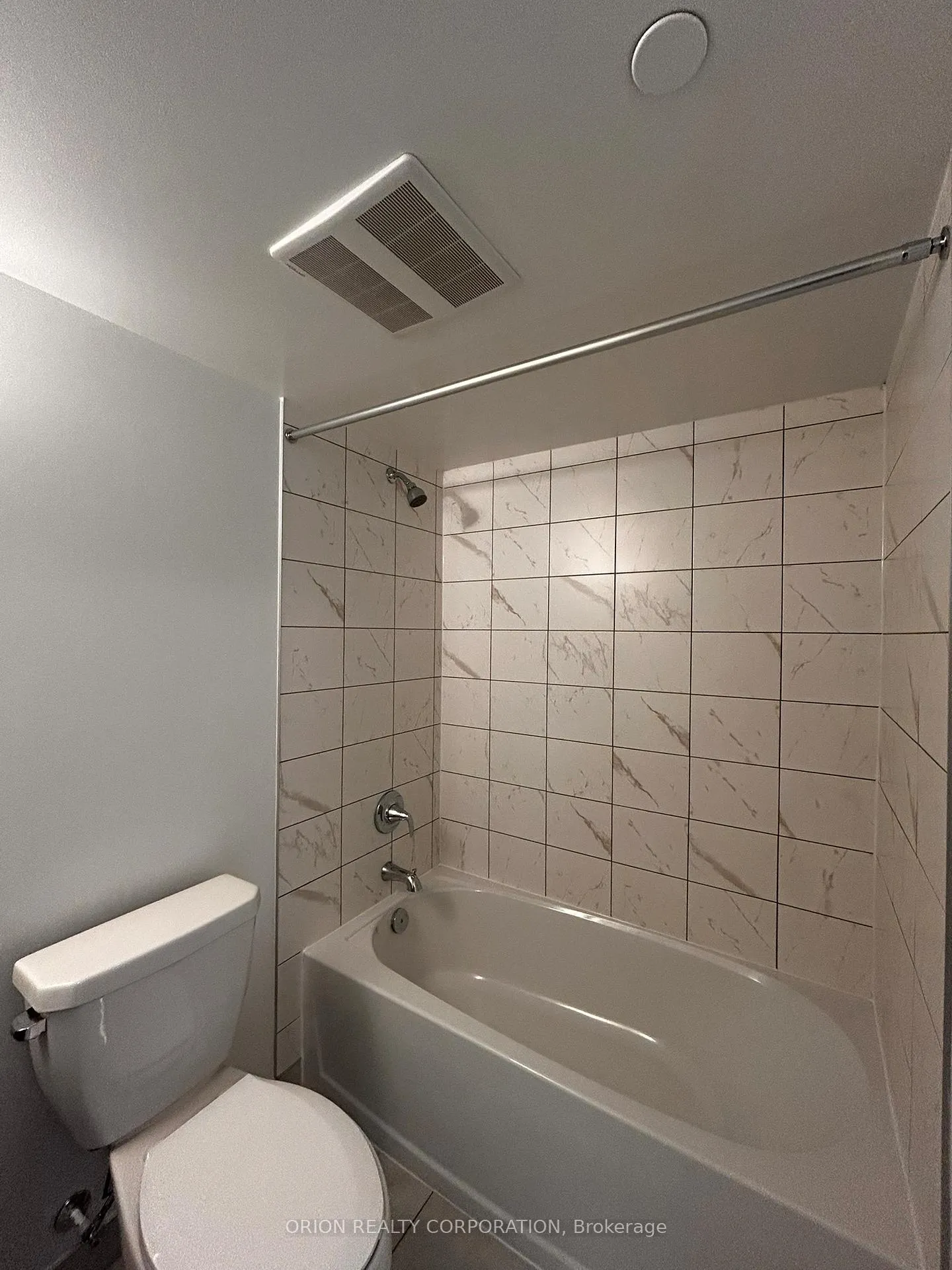Photo 4 of Unit 1707, 1010 Sandy Beach Road, Pickering, Bay Ridges — HOMEH