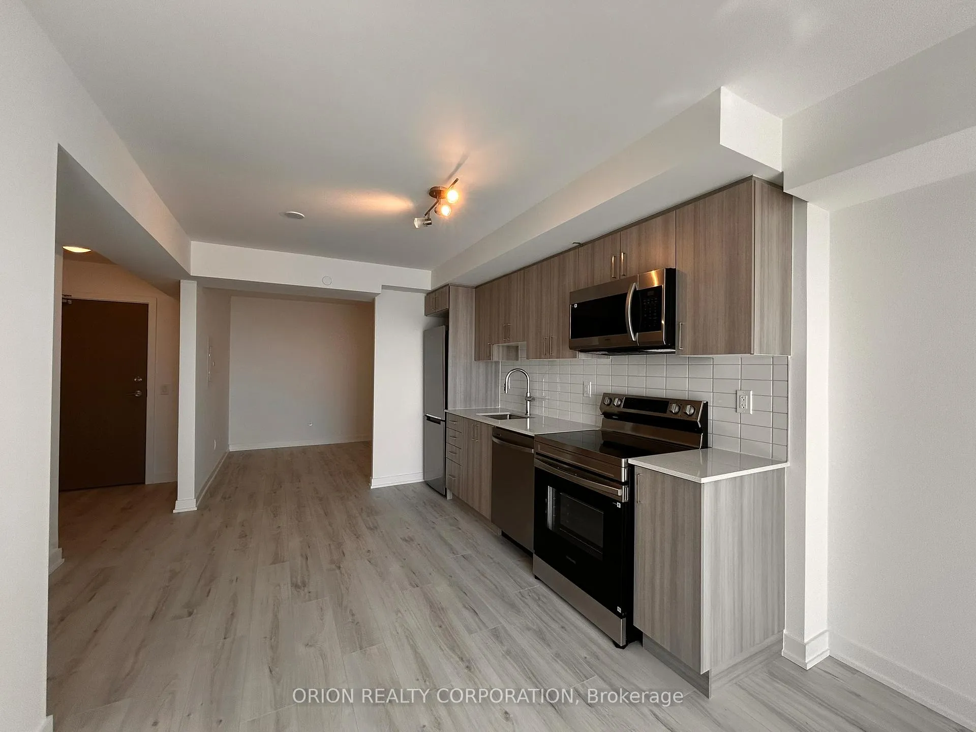 Photo 9 of Unit 1707, 1010 Sandy Beach Road, Pickering, Bay Ridges — HOMEH
