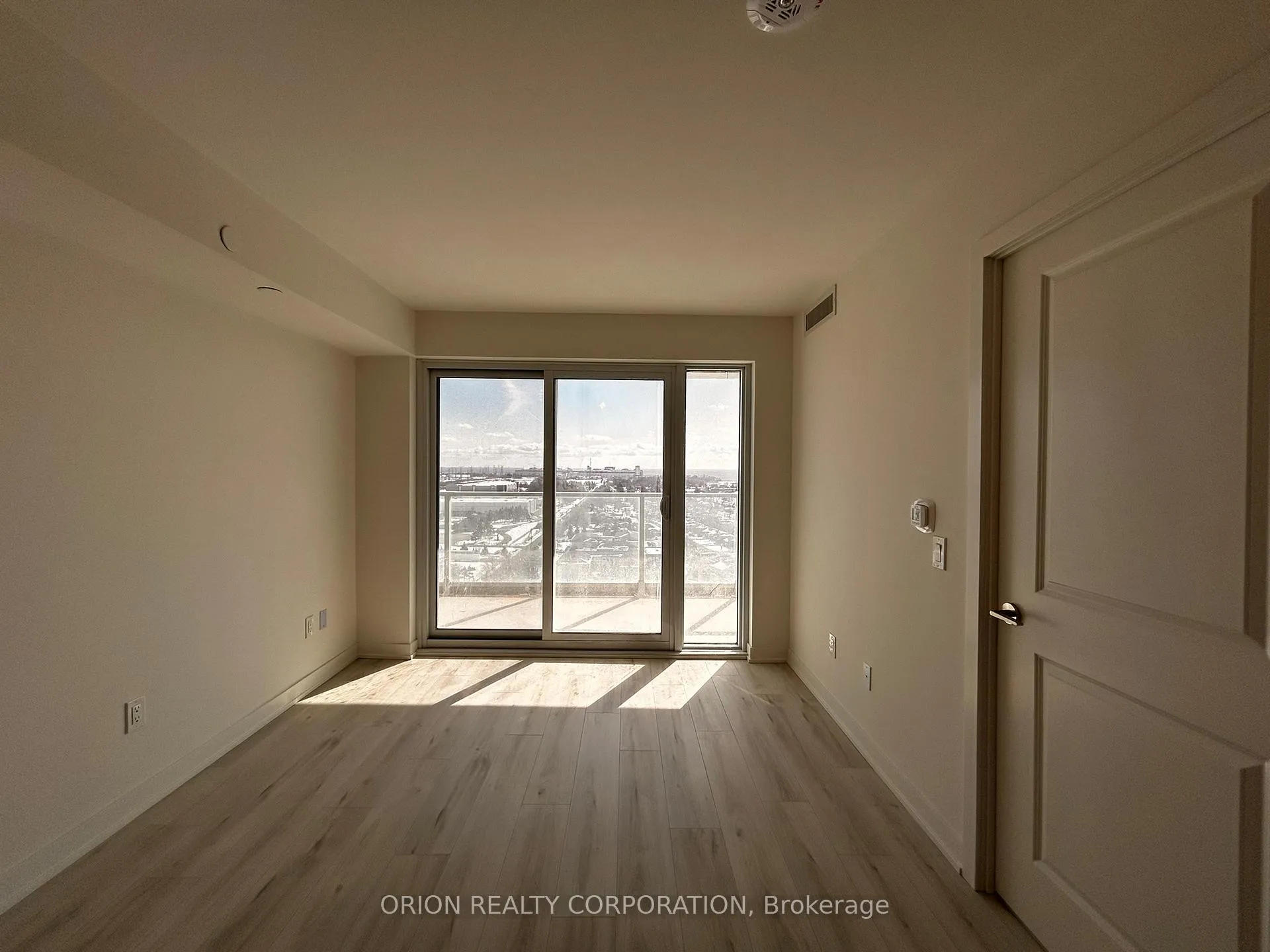 Photo 12 of Unit 1707, 1010 Sandy Beach Road, Pickering, Bay Ridges — HOMEH
