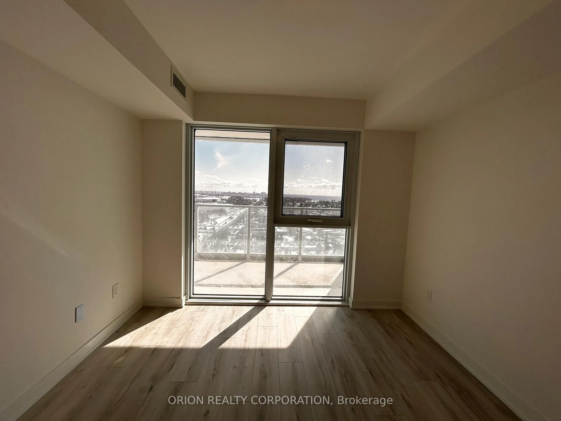 Photo 13 of Unit 1707, 1010 Sandy Beach Road, Pickering, Bay Ridges — HOMEH