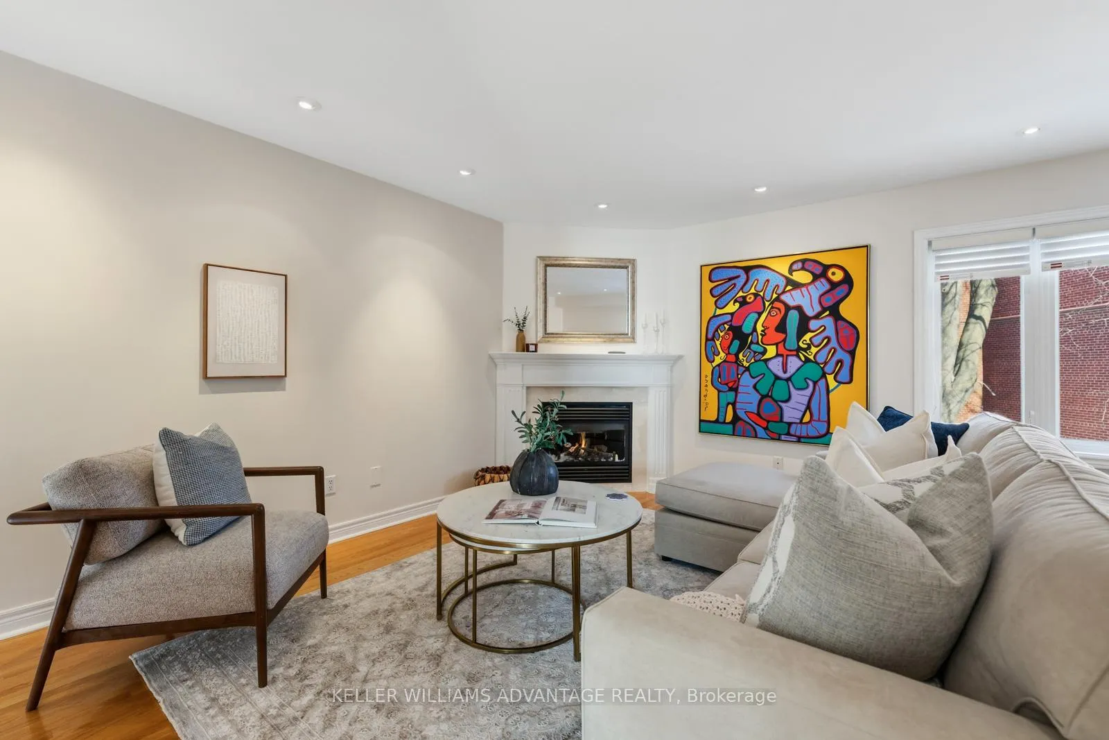Photo 5 of 14 Fitzgerald Mews, Toronto, Woodbine Corridor — HOMEH
