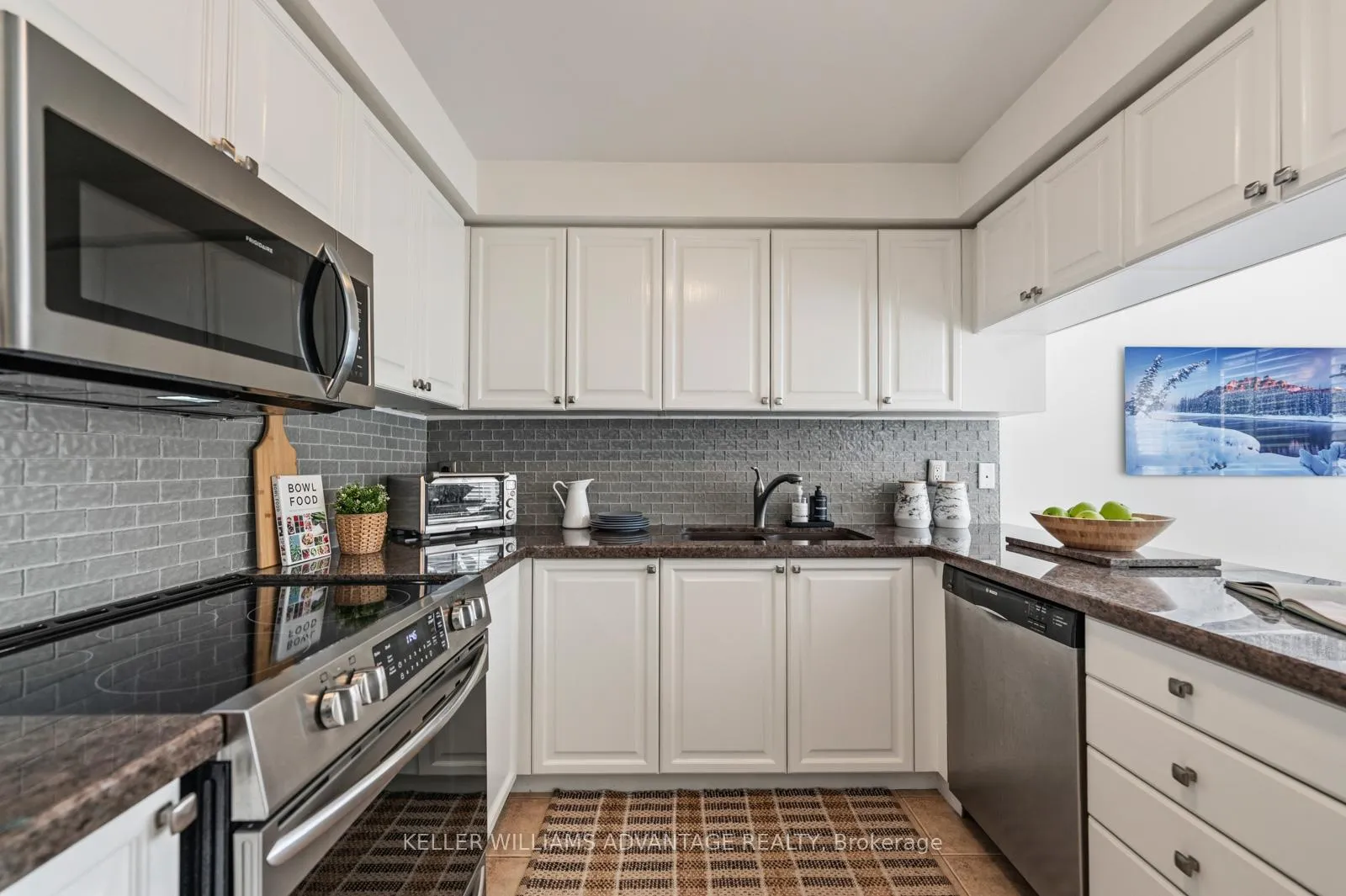 Photo 10 of 14 Fitzgerald Mews, Toronto, Woodbine Corridor — HOMEH