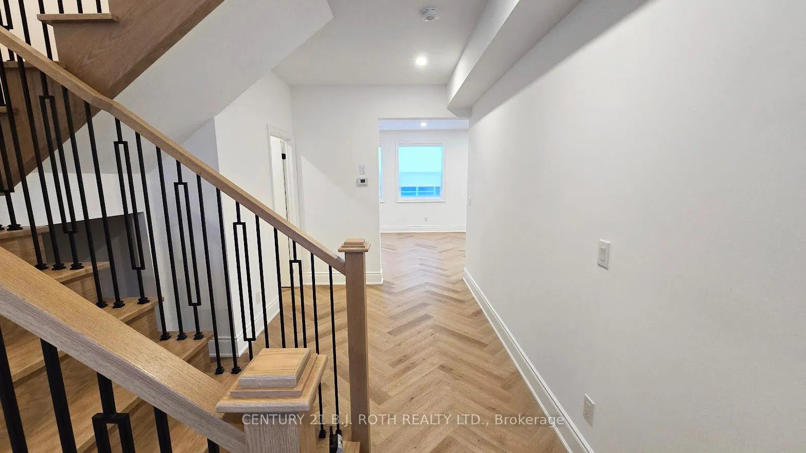 Photo 2 of Unit Upper, 42 Calverley Street, Orillia — HOMEH