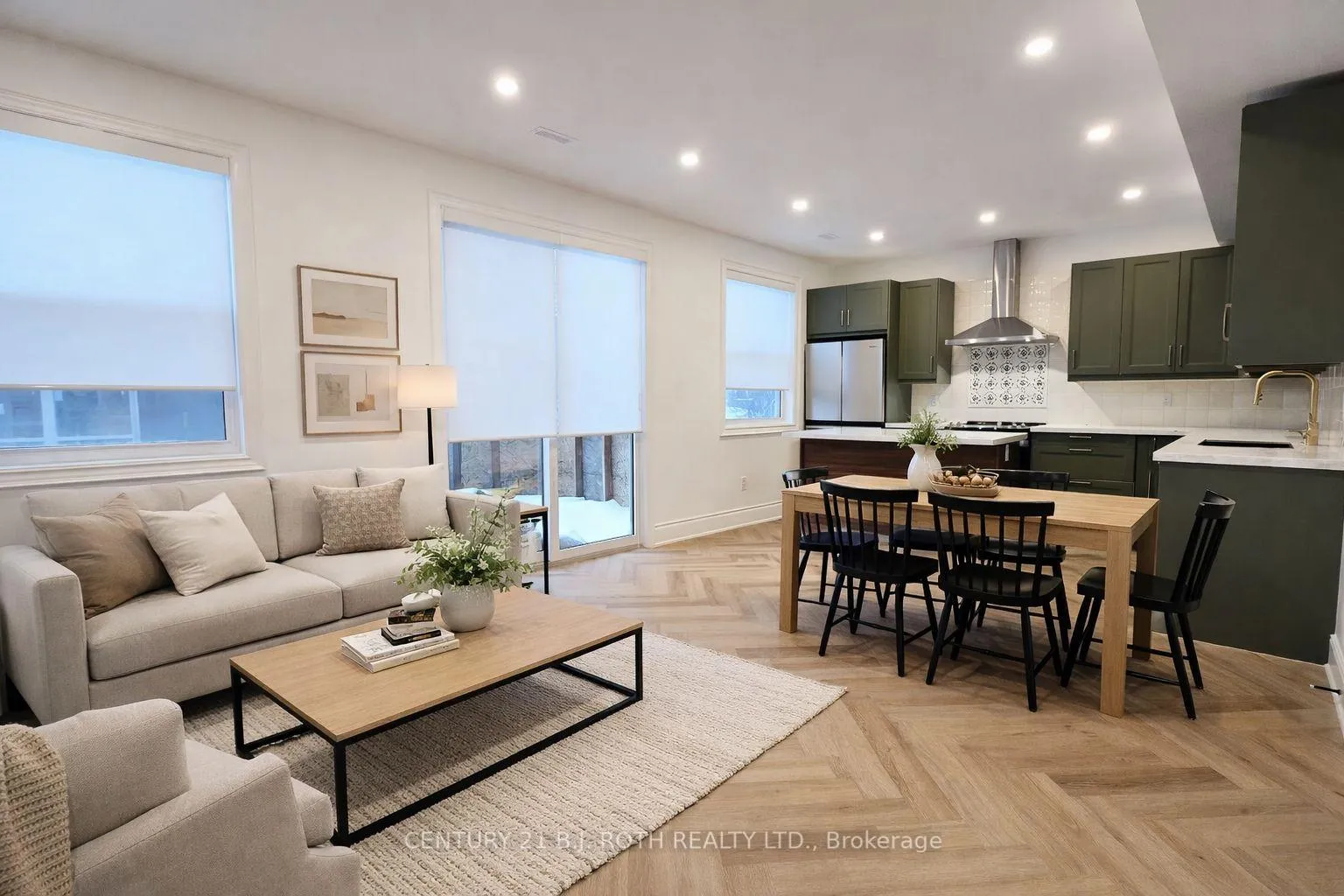 Photo 3 of Unit Upper, 42 Calverley Street, Orillia — HOMEH