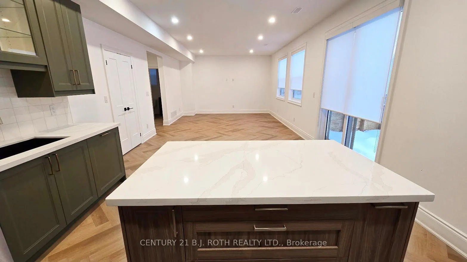 Photo 8 of Unit Upper, 42 Calverley Street, Orillia — HOMEH