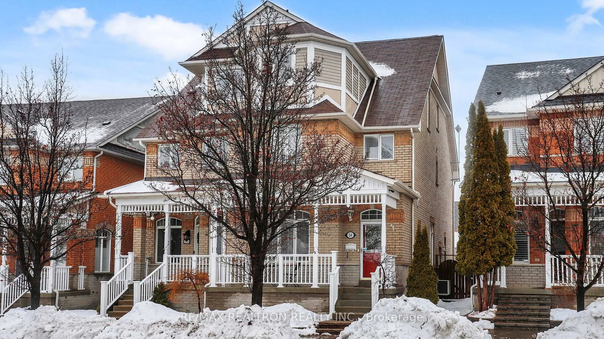 Front of 24 Glendennan Avenue