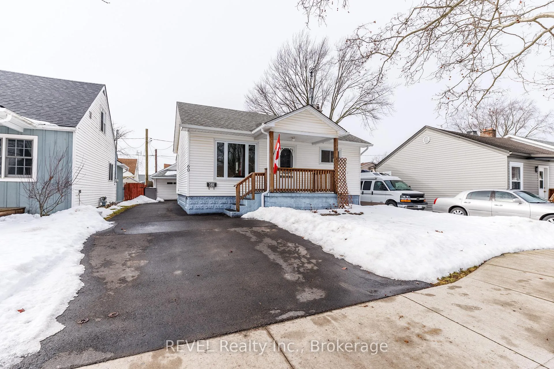 Photo 1 of 60 Nelles Road, Welland, Lincoln/Crowland — HOMEH