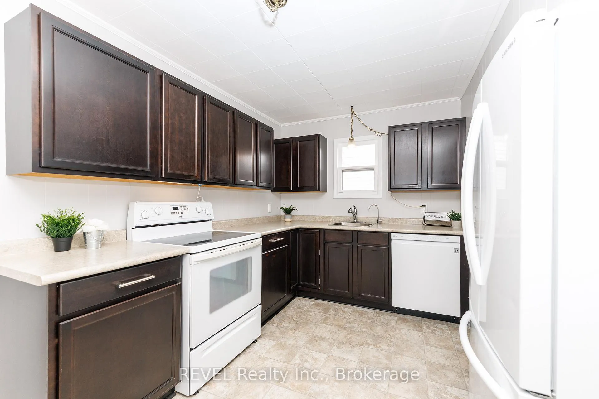 Photo 9 of 60 Nelles Road, Welland, Lincoln/Crowland — HOMEH