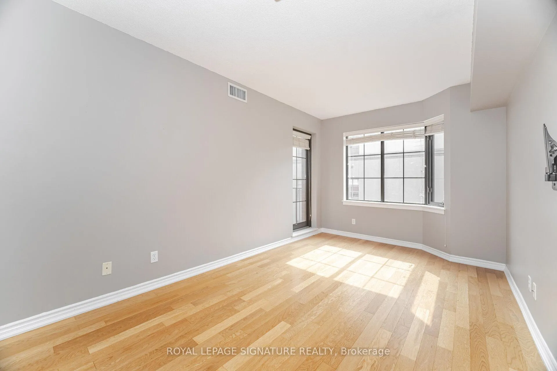 Photo 14 of Unit 307, 47 Caroline Street N, Hamilton, Central — HOMEH