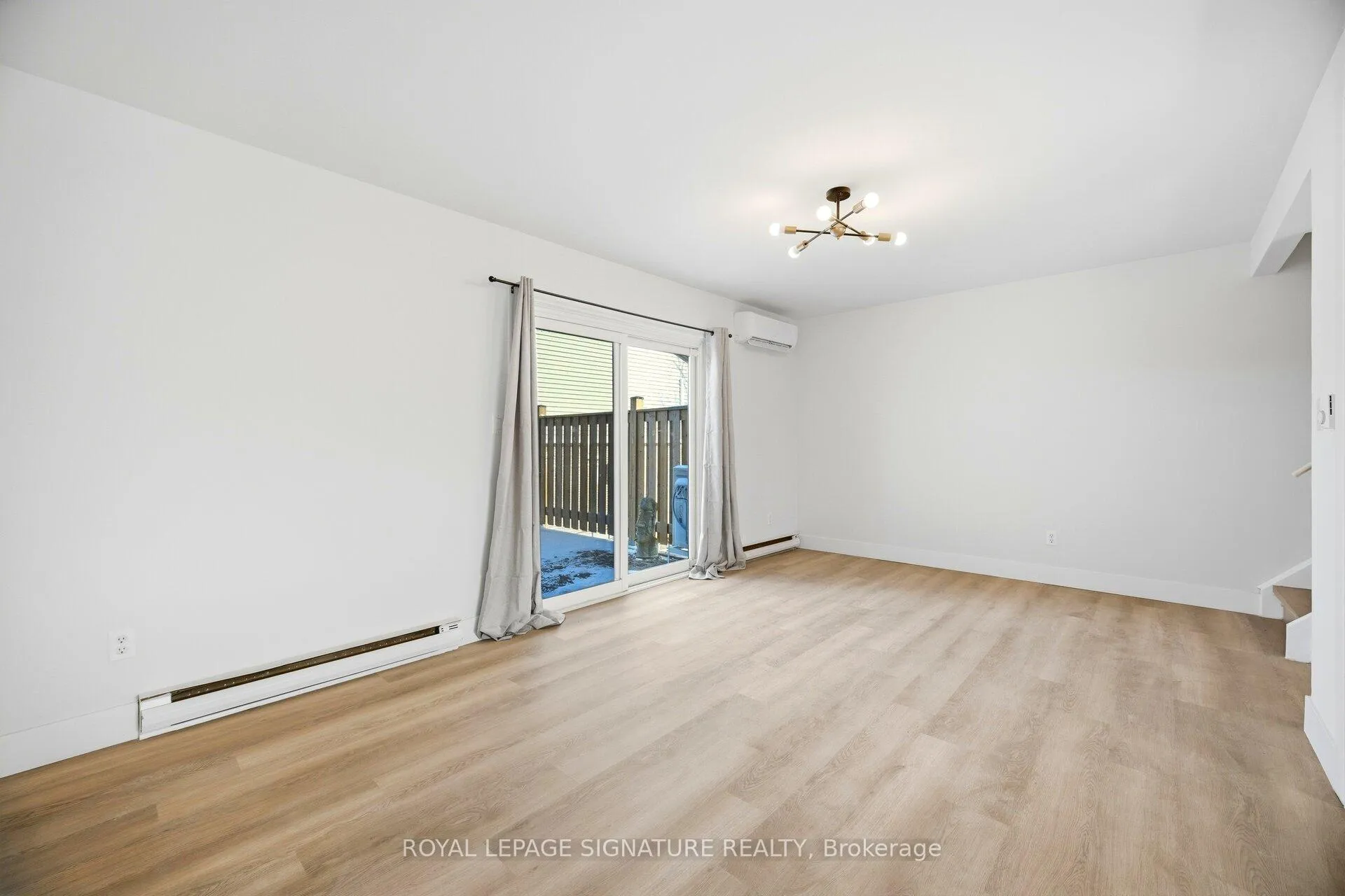 Photo 18 of 8 Claudette Gate, Hamilton, Falkirk — HOMEH