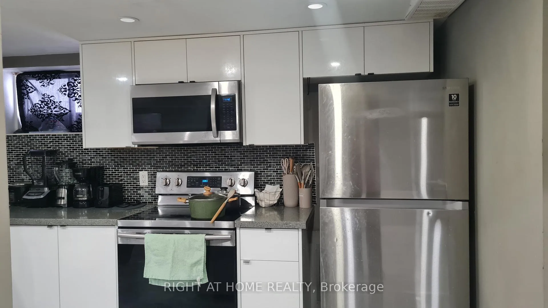 Photo 5 of Unit BSMT, 124 Overture Road, Scarborough, West Hill — HOMEH