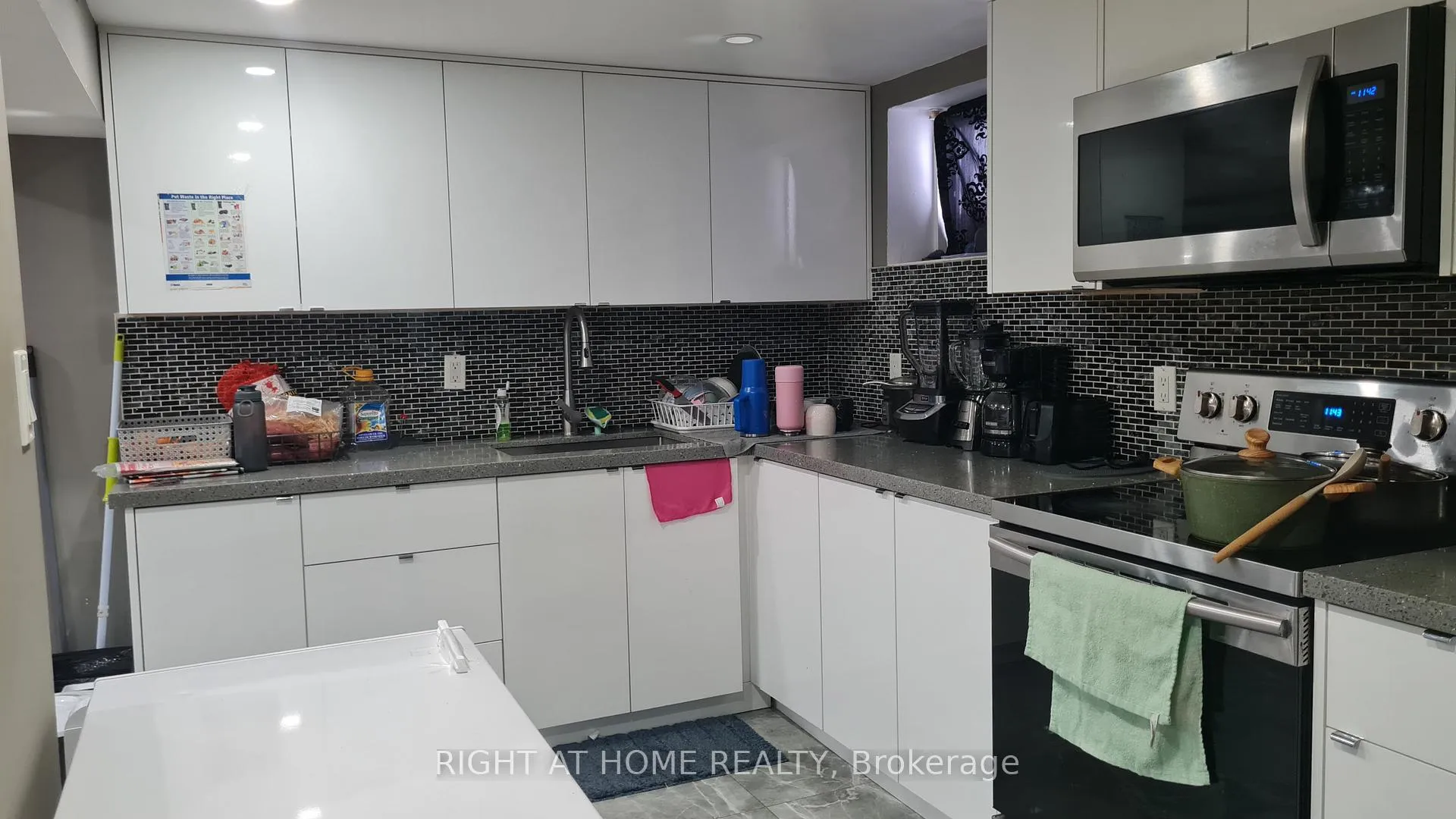Photo 6 of Unit BSMT, 124 Overture Road, Scarborough, West Hill — HOMEH
