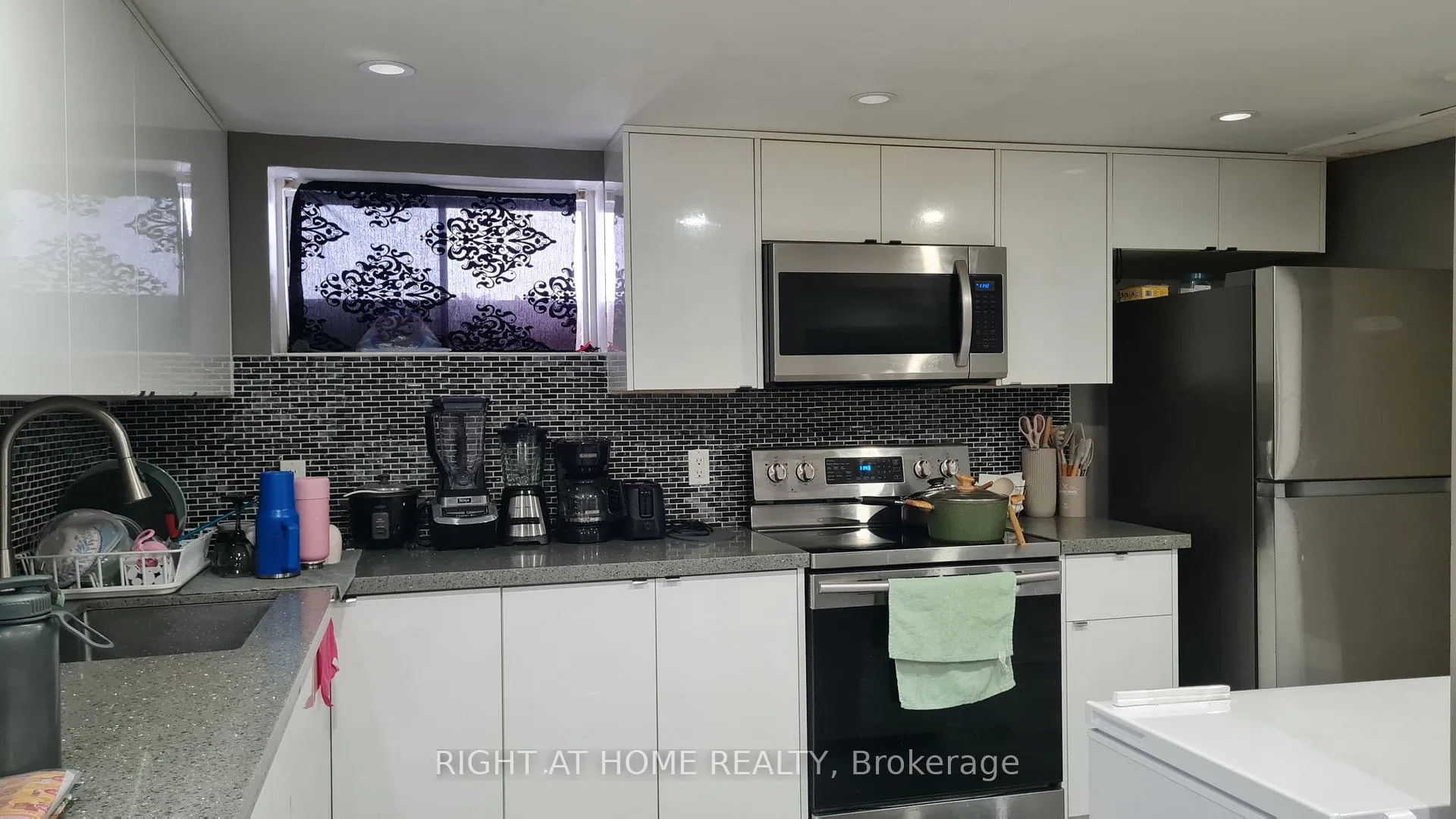 Photo 7 of Unit BSMT, 124 Overture Road, Scarborough, West Hill — HOMEH