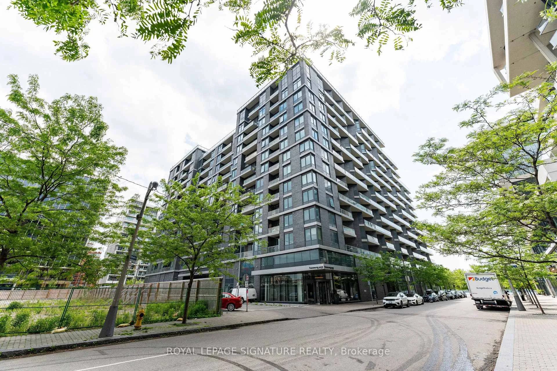 Photo 5 of Unit PH35, 1 Edgewater Drive, Toronto, Waterfront Communities — HOMEH