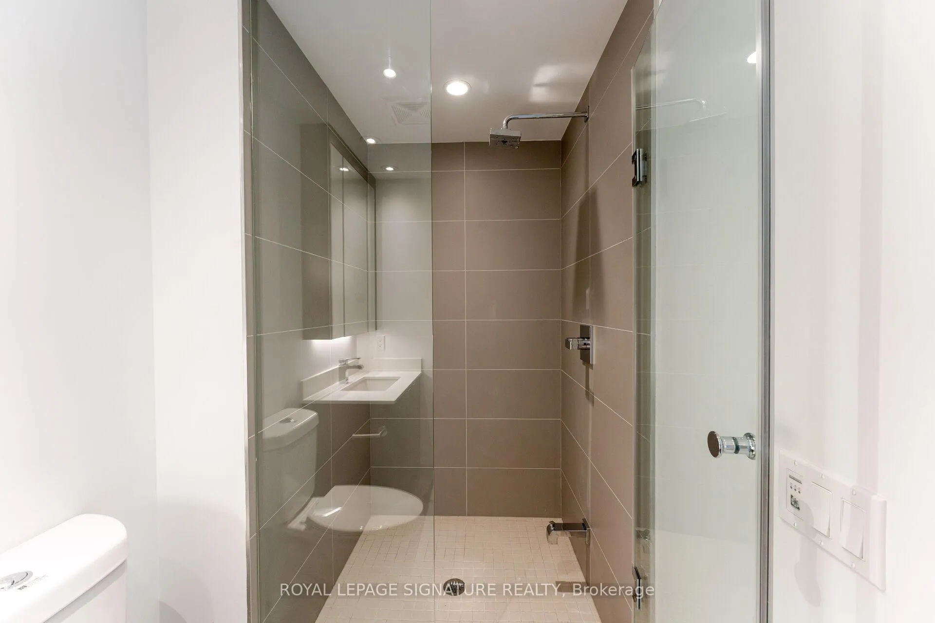 Photo 35 of Unit PH35, 1 Edgewater Drive, Toronto, Waterfront Communities — HOMEH