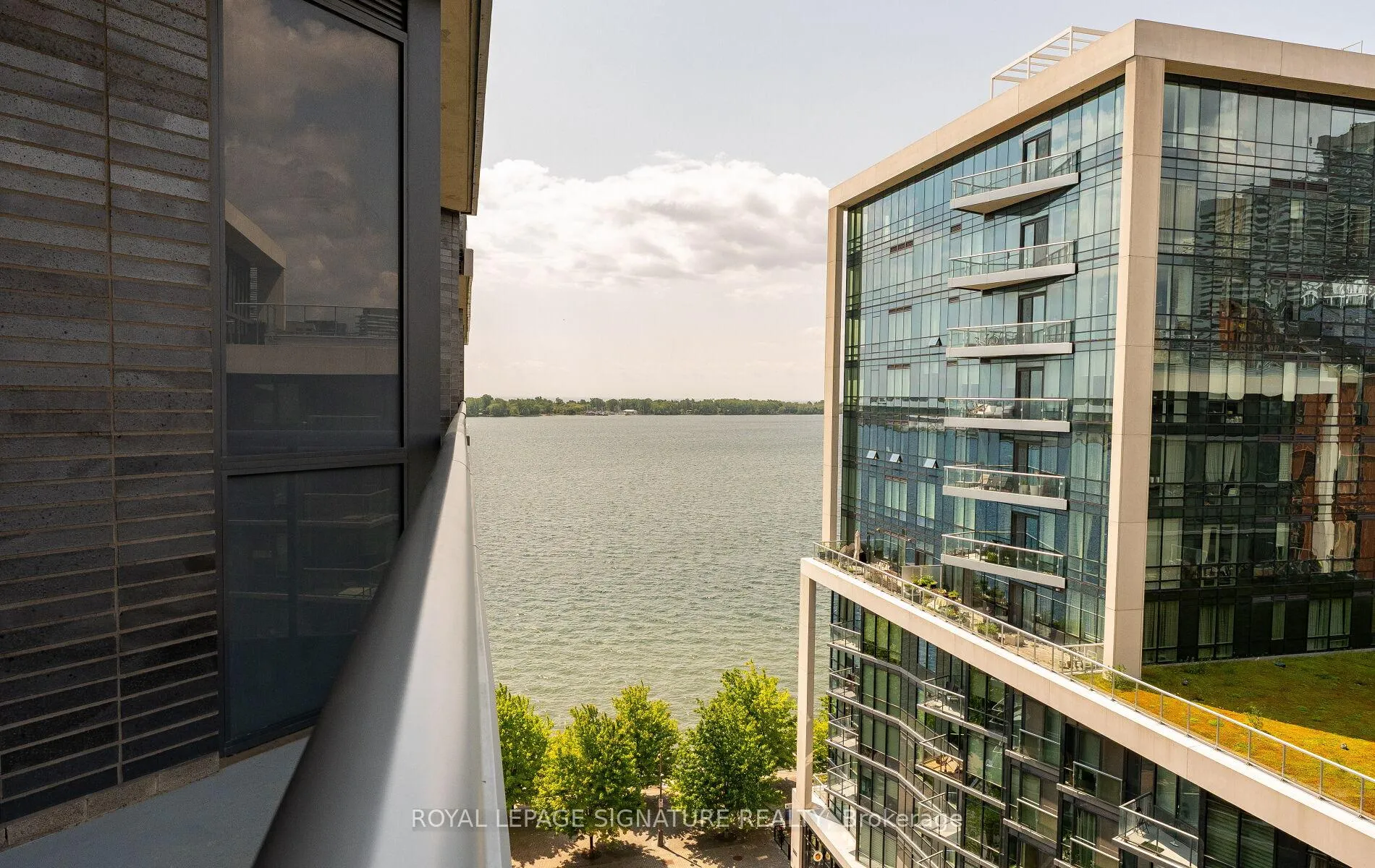 Photo 42 of Unit PH35, 1 Edgewater Drive, Toronto, Waterfront Communities — HOMEH