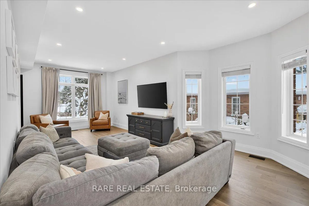 Photo 20 of 2 Forest Hill Drive, Springwater, Midhurst — HOMEH