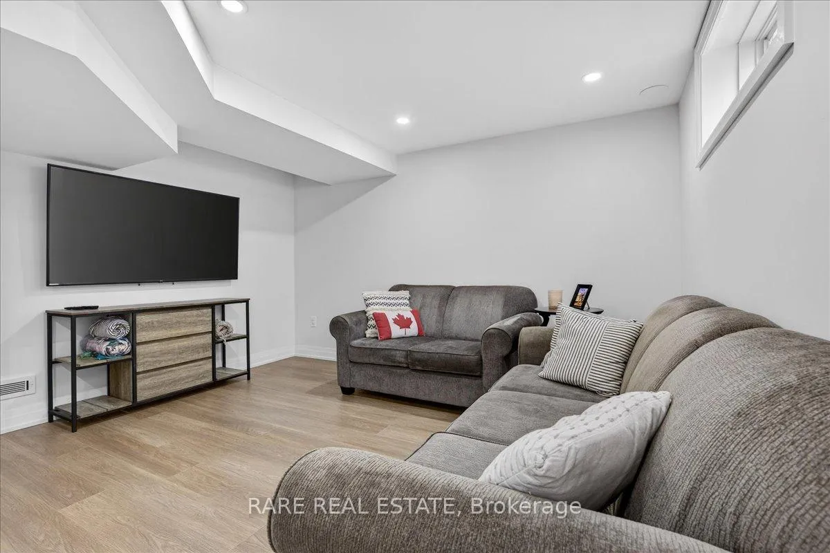 Photo 45 of 2 Forest Hill Drive, Springwater, Midhurst — HOMEH