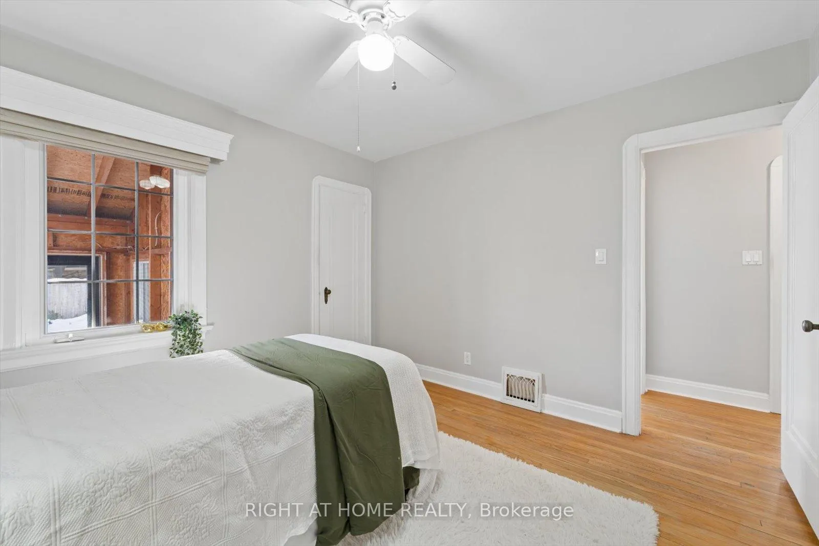 Photo 26 of 56 Cadillac Avenue N, Oshawa, O'Neill — HOMEH