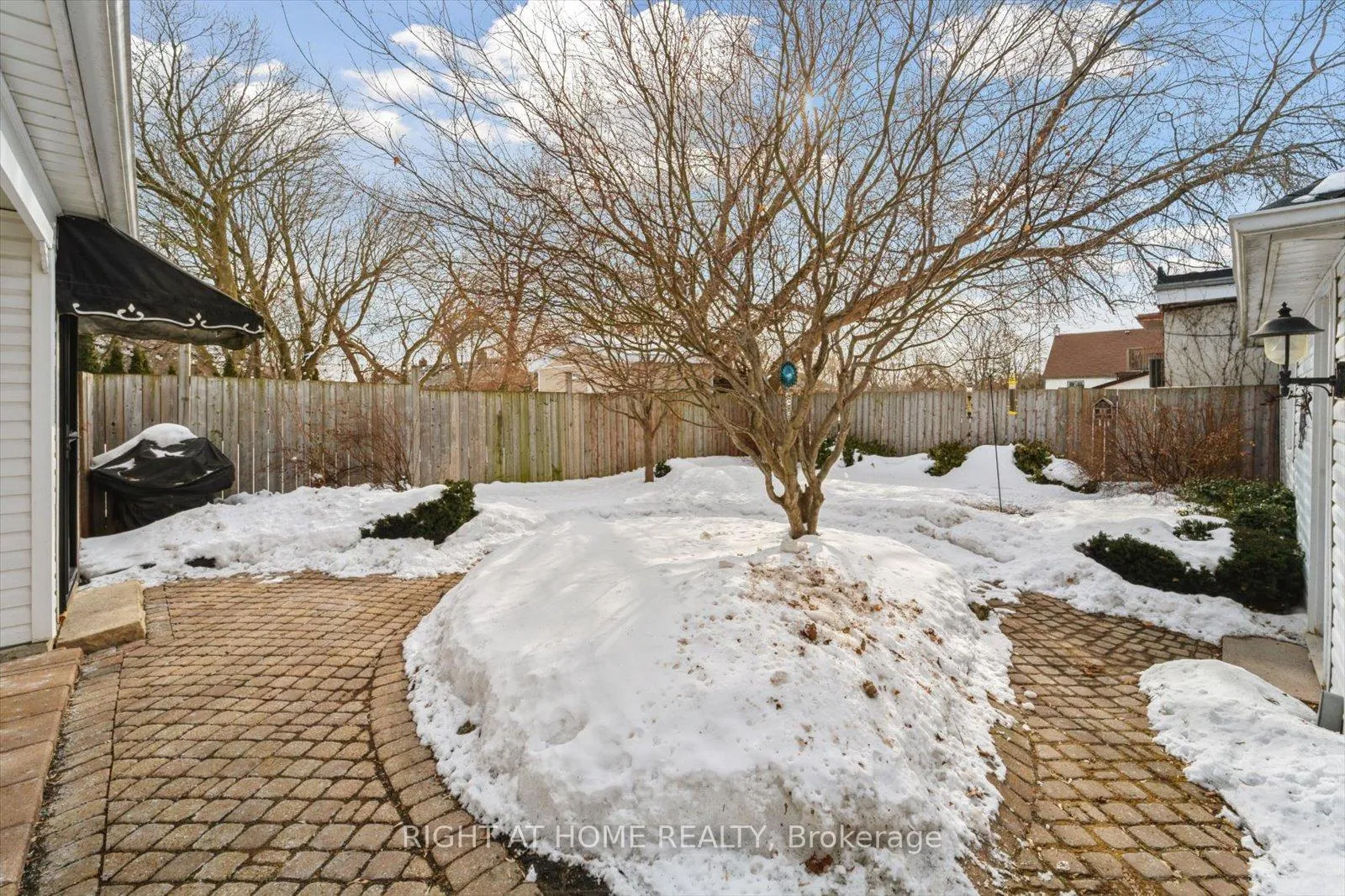 Photo 40 of 56 Cadillac Avenue N, Oshawa, O'Neill — HOMEH
