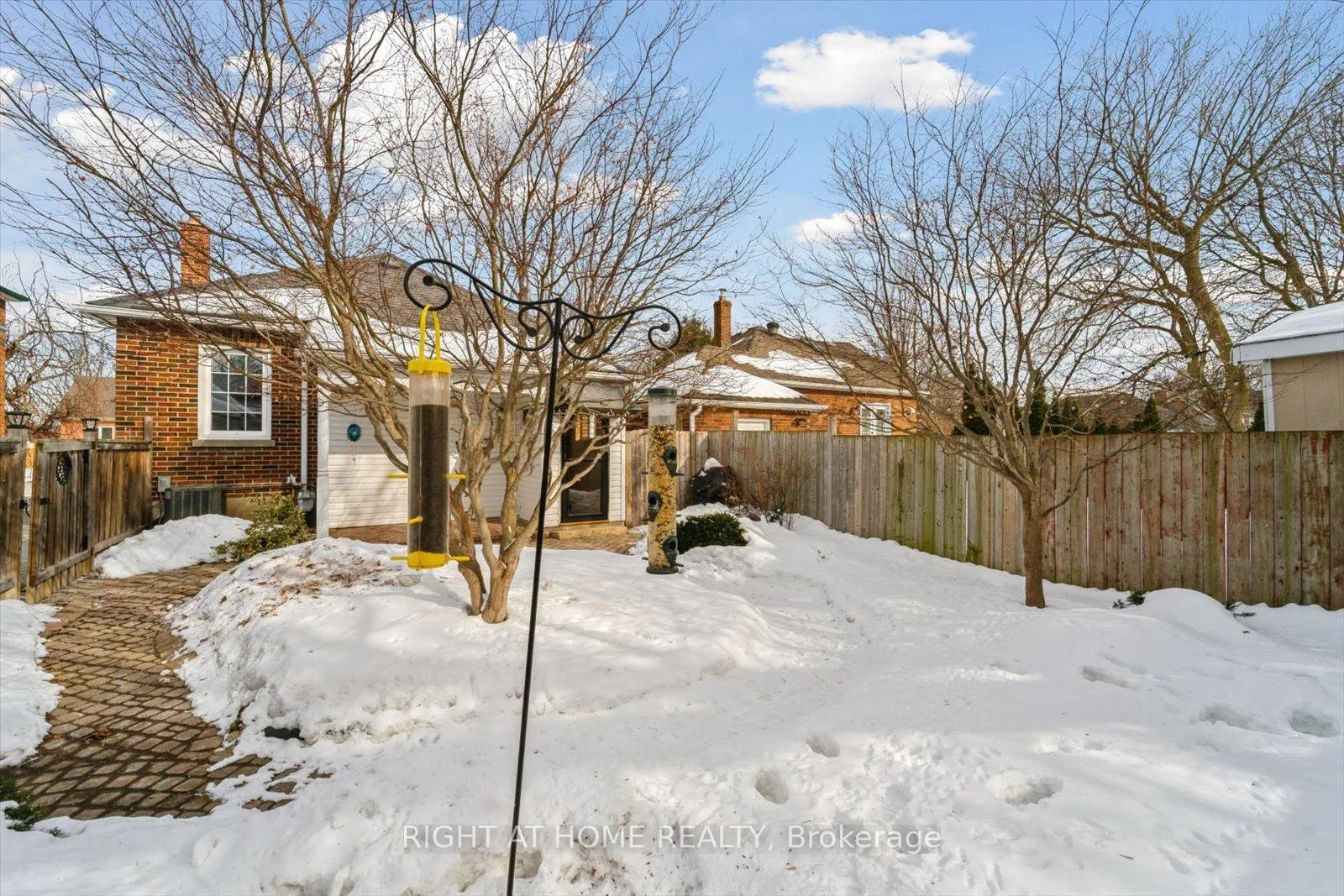 Photo 43 of 56 Cadillac Avenue N, Oshawa, O'Neill — HOMEH