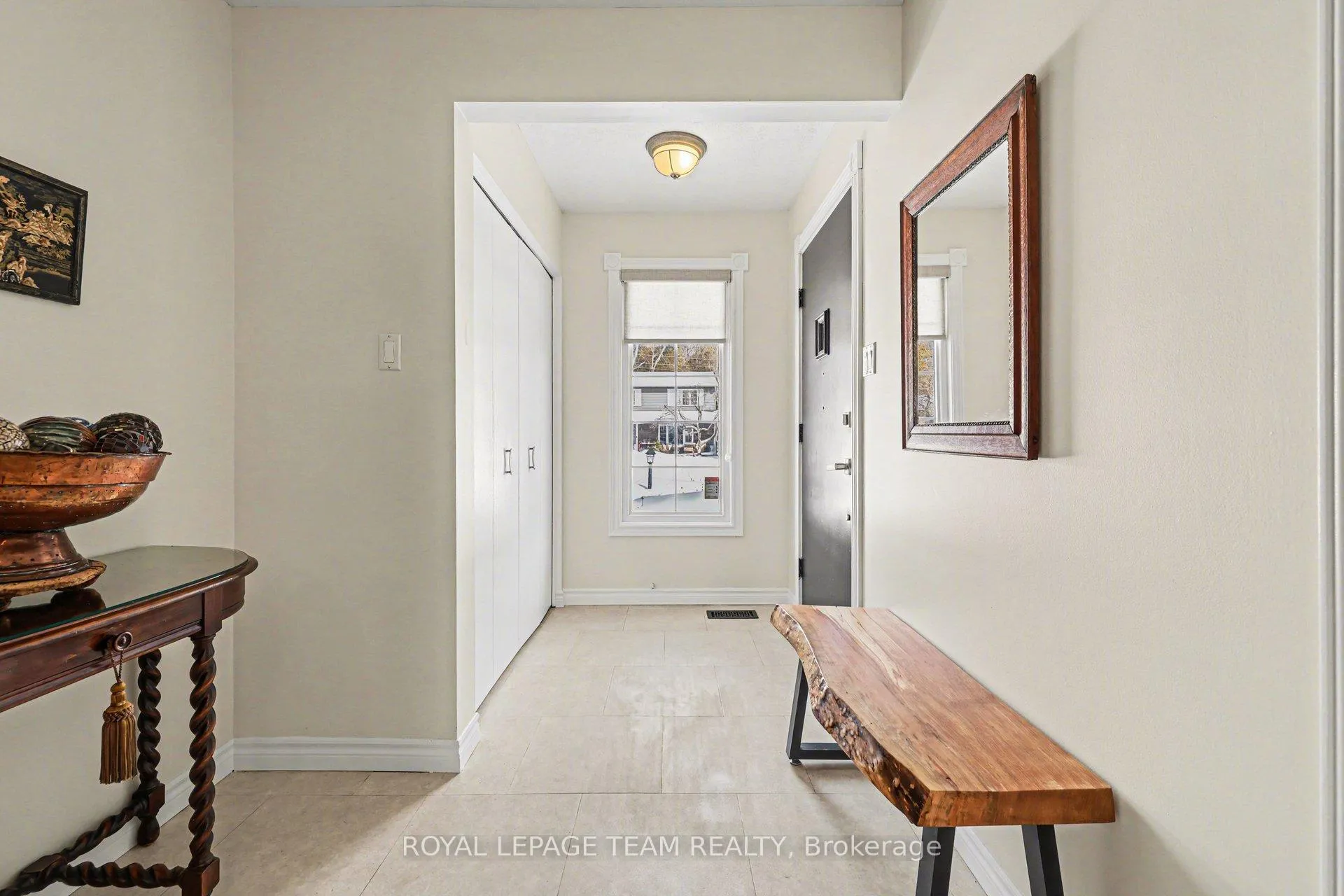Photo 4 of 36 Butterfield Road, Ottawa, Munster — HOMEH